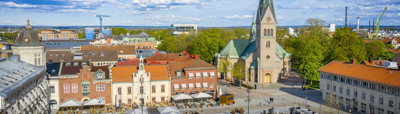 Flygbild över Hertig Johans torg och Skövde centrum