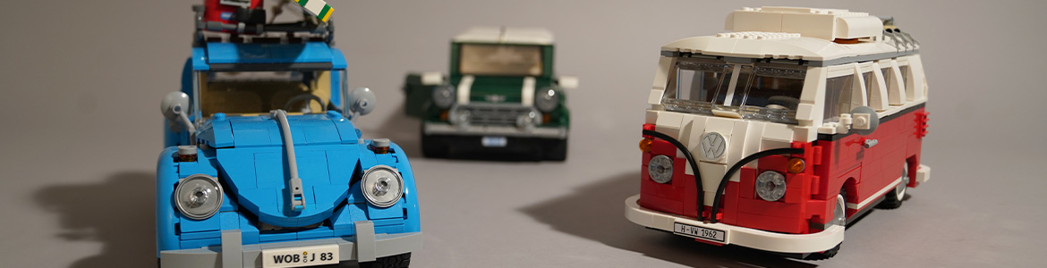 Legomodeller av tre bilar