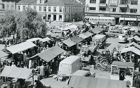 Torghander på Hertig Johans torg i Skövde